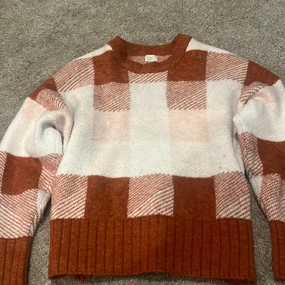 A cozy sweater - Picture 1 of 2